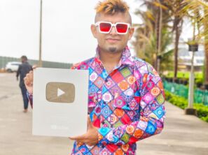 પોતાના અલગ અંદાજથી ફેમસ થયેલા વલસાડનાં DJ મેહુલ કાપડિયાને યૂટ્યૂબ પર સિલ્વર પ્લે બટન મળ્યું