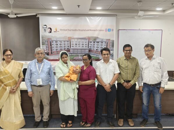 શ્રીમદ્દ રાજચંદ્ર હોસ્પિટલ ધરમપુરનું ક્રાંતિકારી સંશોધન: ફિઝિયોલોજીકલ કોર્ડ ક્લેમ્પિંગ’ પદ્ધતિને અમેરિકન જર્નલ ઓફ પેરીનેટોલોજીમાં સંશોધનને મળી વૈશ્વિક સ્વીકૃતિ