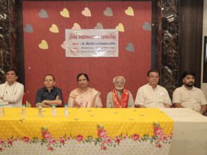 ધરમપુરની વનરાજ કોલેજના પ્રાધ્યપિકા ડૉ. મીતાબેન પારેખનો સેવા નિવૃત્ત અભિવાદન સમારોહ યોજાયો