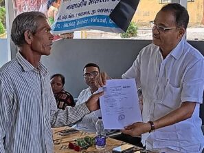 ધરમપુરના હનુમતમાળ ખાતે ધારાસભ્યશ્રી અરવિંદભાઈ પટેલના અધ્યક્ષસ્થાને જનકલ્યાણ શિબિર યોજાઈ