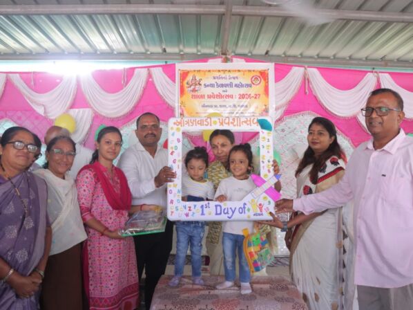 વલસાડ જિલ્લામાં શિક્ષણનો ઉત્સવ બન્યો શાળા પ્રવેશોત્સવ, ૩ દિવસમાં ૪૧૩૧૬ બાળકોએ ઉજ્જવળ ભવિષ્ય તરફ ડગ માંડ્યા