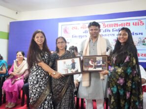 વલસાડના સાંસદશ્રી ધવલભાઈ પટેલના અધ્યક્ષસ્થાને મ્યુનિસિપલ હોસ્પિટલમાં પાંડે પરિવાર દ્વારા રૂ. ૨૧ લાખની જીવનરક્ષક દવા અને સર્જીકલ સાધનોનો વિતરણ કાર્યક્રમ યોજાયો