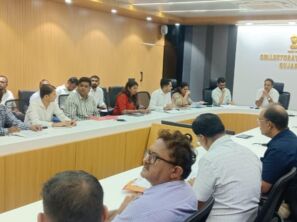 વલસાડ જિલ્લા કલેકટરશ્રી નીતિન સાંગવાનના અધ્યક્ષસ્થાને સંસ્કૃત સપ્તાહ મહોત્સવ અંતર્ગત જિલ્લા કક્ષાની અમલીકરણ બેઠક યોજાઈ