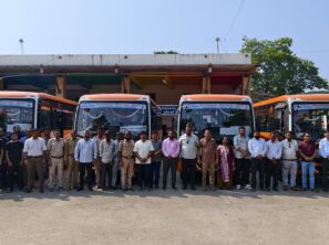 જનજાતીય ગૌરવ પરિવહન અંતર્ગત ધરમપુર ડેપોને ફાળવાયેલી 4 મિનિબસોનું ધારાસભ્ય અરવિંદભાઈ પટેલના હસ્તે લોકાર્પણ