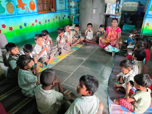 વિશ્વ ખાદ્ય દિવસ વિશેષ: પોષણક્ષમ આહારથી વલસાડ જિલ્લો કુપોષણ મુક્તિની દિશામાં અગ્રેસર: વલસાડ જિલ્લાની ૧૯૧૬ આંગણવાડીઓ દ્વારા ૧.૧૬ લાખથી વધુ બાળકો સહિત સગર્ભા અને ધાત્રી માતાઓના પોષણની વિશેષ કાળજી